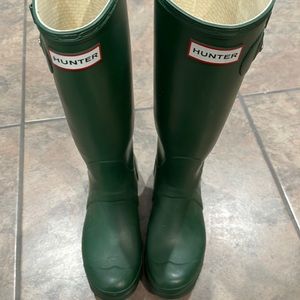 Hunter green rain boots women’s size 7US 38EU